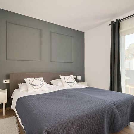Apartment Martello Forest View Porec Esterno foto