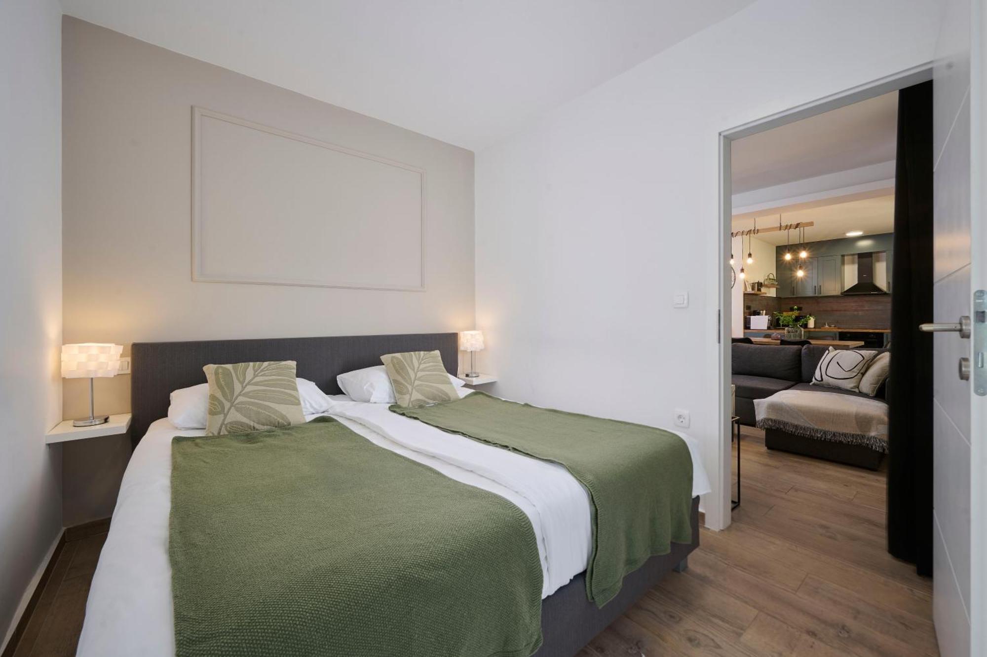 Apartment Martello Forest View Porec Esterno foto