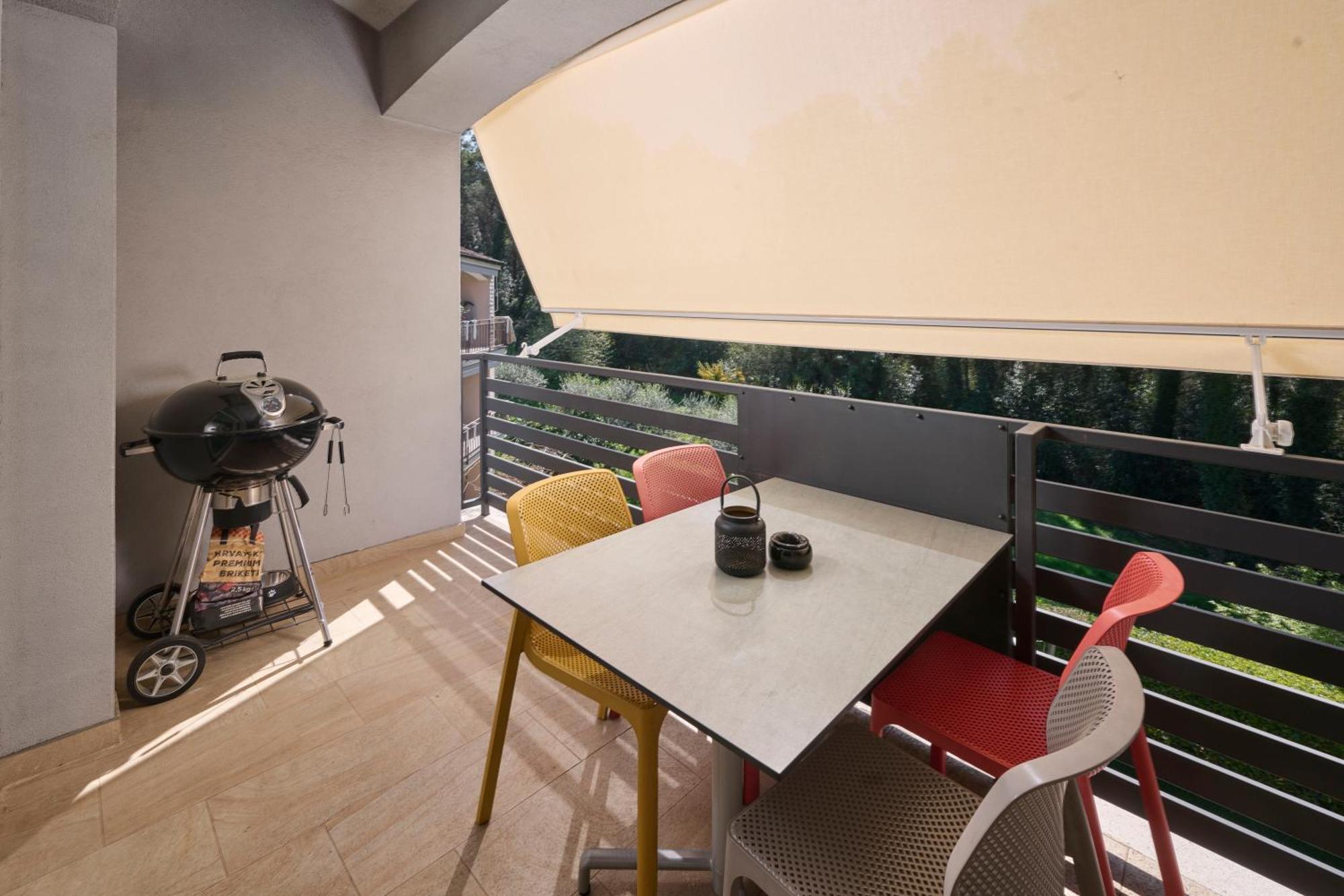 Apartment Martello Forest View Porec Esterno foto