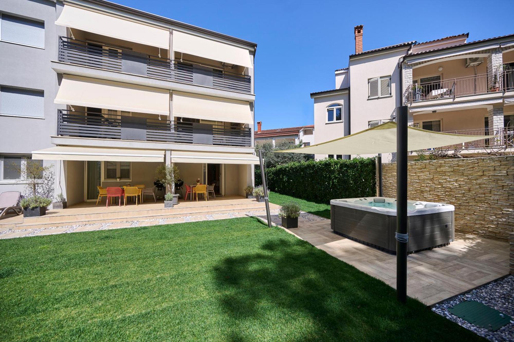 Apartment Martello Forest View Porec Esterno foto